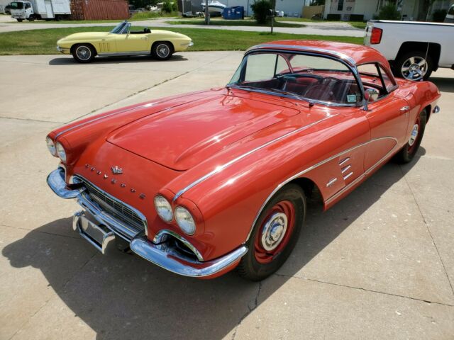 Chevrolet Corvette 1961 image number 1