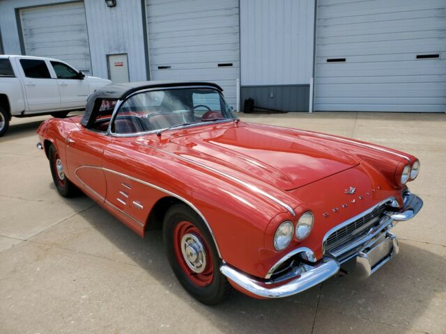 Chevrolet Corvette 1961 image number 12