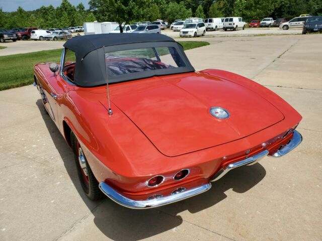 Chevrolet Corvette 1961 image number 13