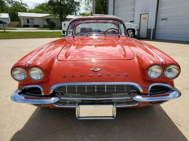 Chevrolet Corvette 1961 image number 26