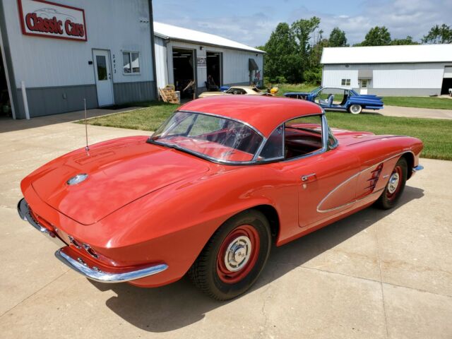 Chevrolet Corvette 1961 image number 32