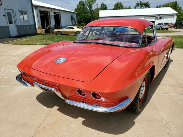 Chevrolet Corvette 1961 image number 34