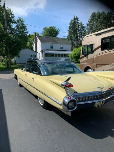 Cadillac DeVille 1959 image number 27