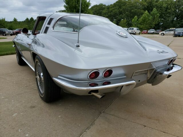 Chevrolet Corvette 1964 image number 10