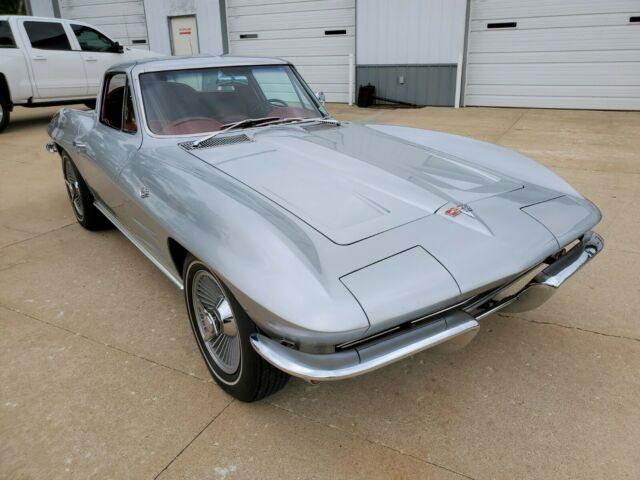 Chevrolet Corvette 1964 image number 2