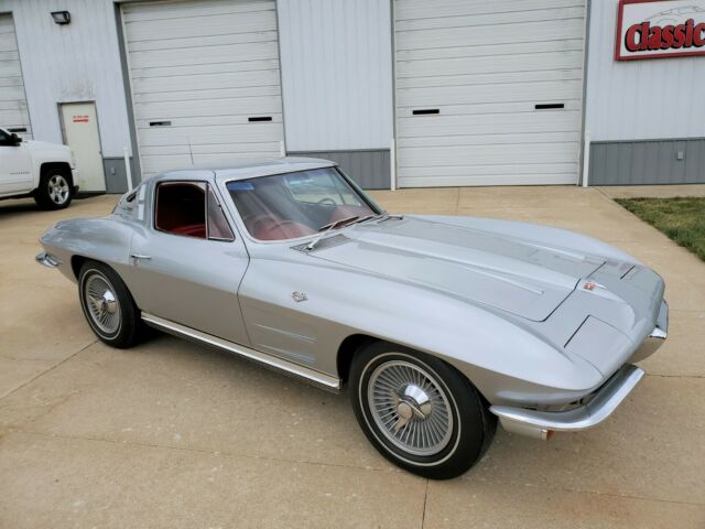 Chevrolet Corvette 1964 image number 27