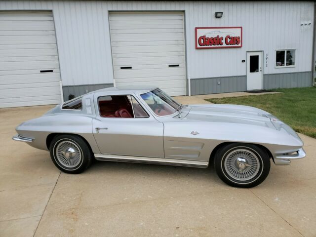 Chevrolet Corvette 1964 image number 28