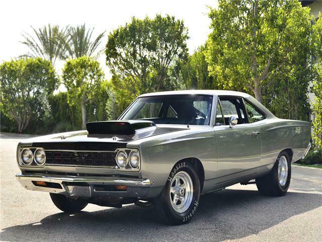 Plymouth Roadrunner J Code Hemi 1968 image number 2