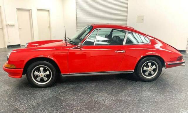 Porsche 911 1971 image number 2