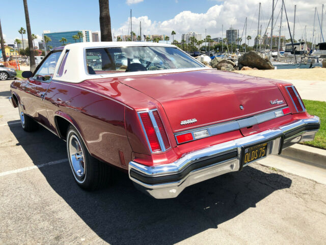 Oldsmobile Cutlass 1975 image number 22