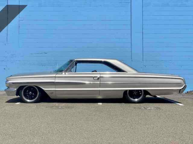 Ford Galaxie 500 XL 1964 image number 1