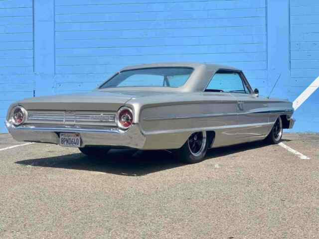 Ford Galaxie 500 XL 1964 image number 20