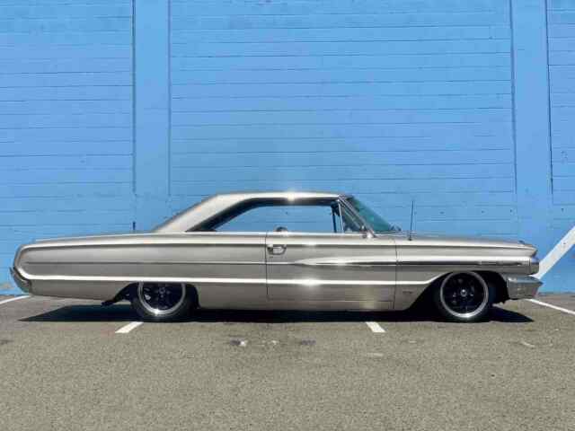 Ford Galaxie 500 XL 1964 image number 21