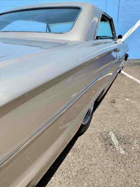 Ford Galaxie 500 XL 1964 image number 26