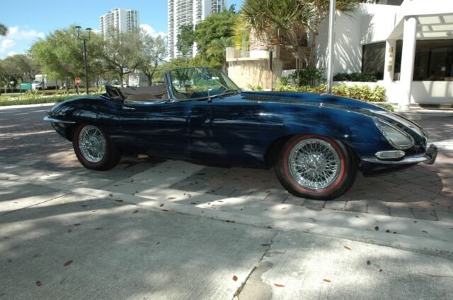 Jaguar E-Type Series 1 1966 image number 1