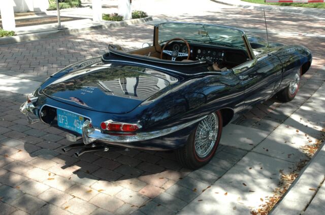 Jaguar E-Type Series 1 1966 image number 15