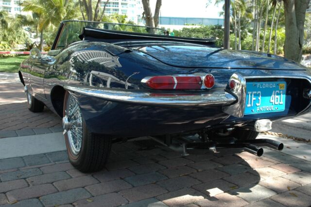 Jaguar E-Type Series 1 1966 image number 16