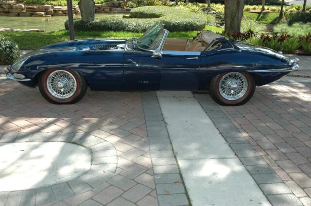 Jaguar E-Type Series 1 1966 image number 30