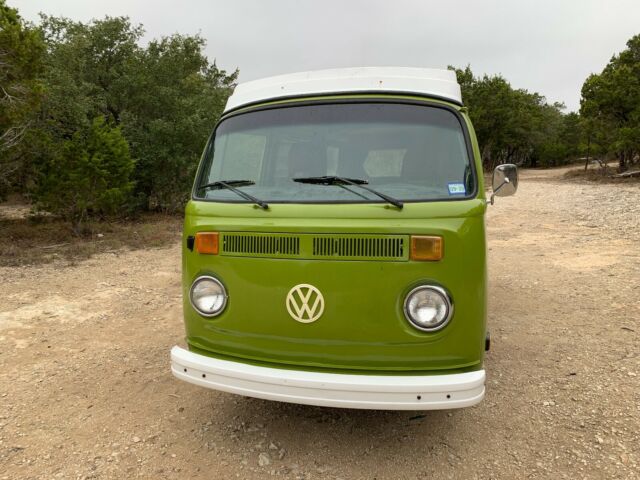 Volkswagen Bus/Vanagon 1976 image number 32