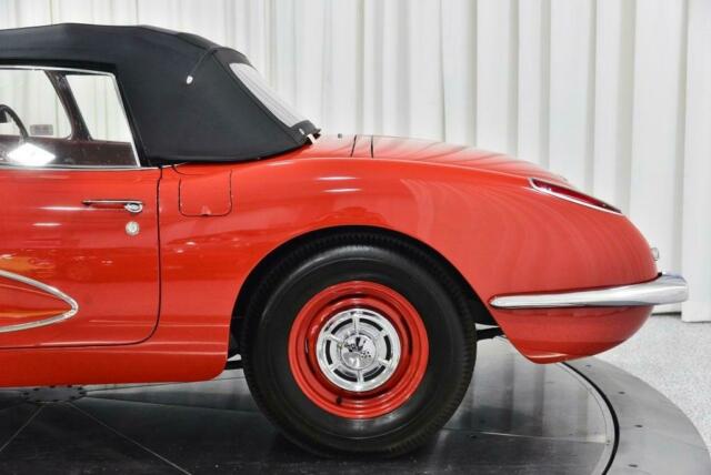 Chevrolet Corvette 1960 image number 31