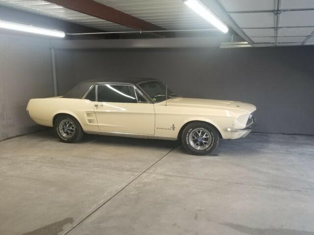 Ford Mustang 1967 image number 32