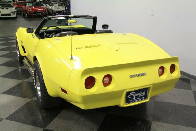 Chevrolet Corvette 1974 image number 10