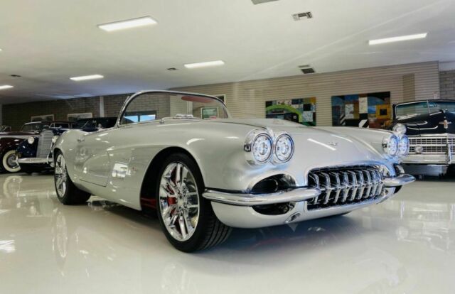 Chevrolet Corvette 1962 image number 14