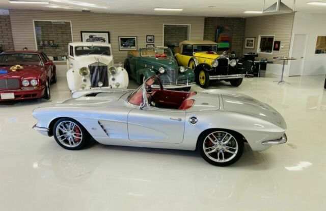 Chevrolet Corvette 1962 image number 27