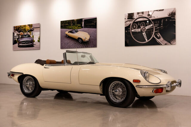 Jaguar E-Type 1969 image number 1