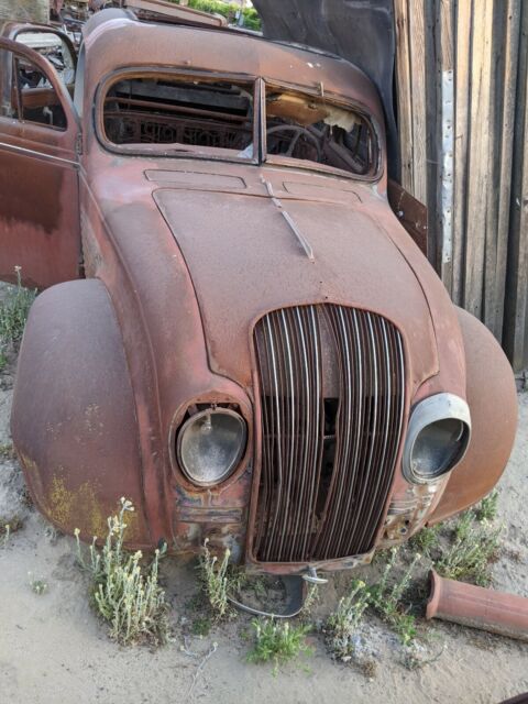 Studebaker Commander 3700 1950 image number 0