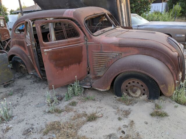 Studebaker Commander 3700 1950 image number 2