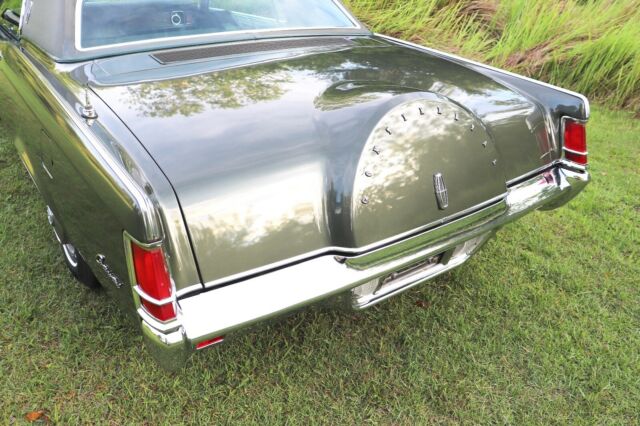 Lincoln Continental 1970 image number 32