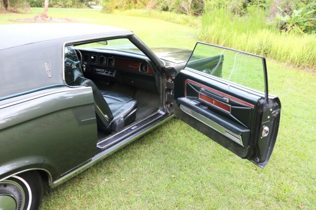 Lincoln Continental 1970 image number 39