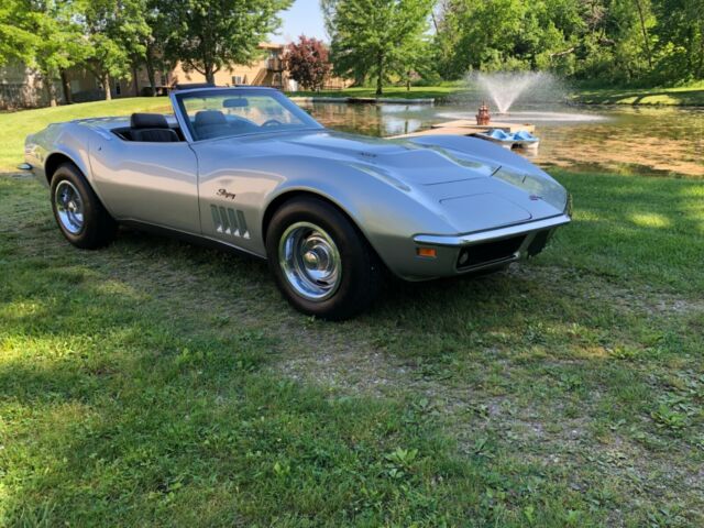 Chevrolet Corvette 1969 image number 27