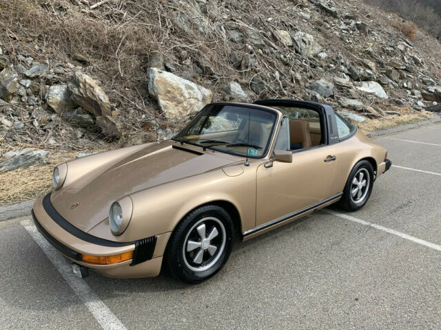 Porsche 911 1975 image number 0