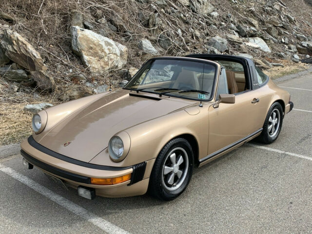 Porsche 911 1975 image number 1