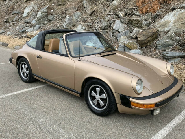 Porsche 911 1975 image number 30