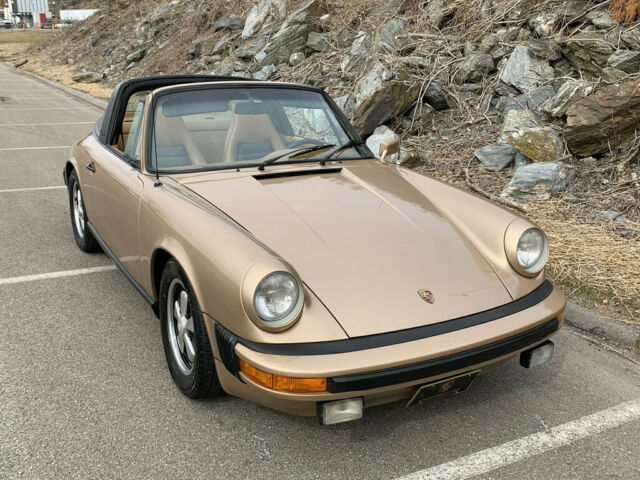 Porsche 911 1975 image number 31