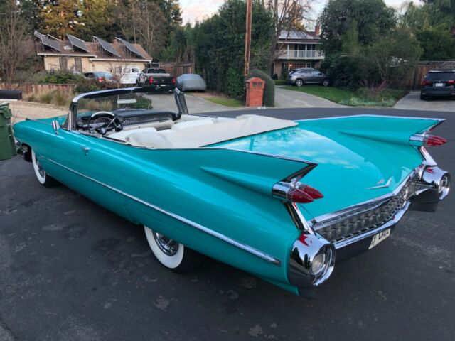 Cadillac DeVille 1959 image number 2