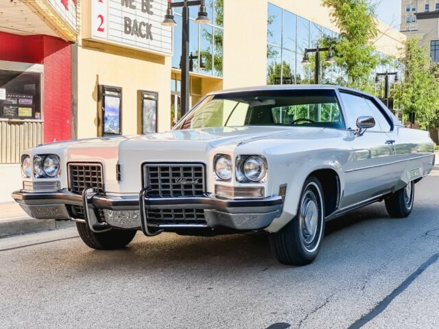 Oldsmobile Ninety-Eight 1972 image number 2