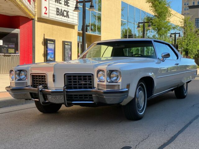 Oldsmobile Ninety-Eight 1972 image number 28