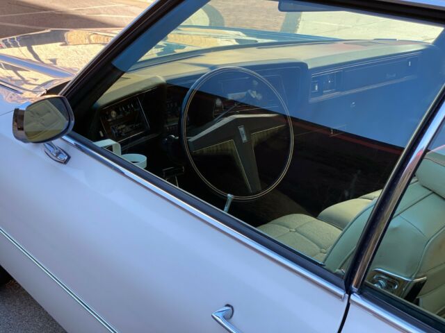 Oldsmobile Ninety-Eight 1972 image number 35