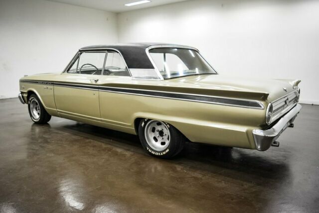 Ford Fairlane 1963 image number 3