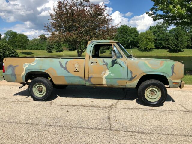 Dodge Power Wagon 1977 image number 1