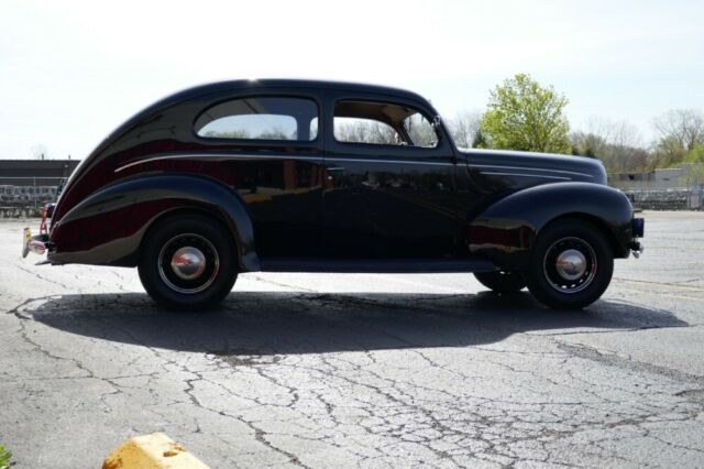 Ford Tudor Sedan 1939 image number 9