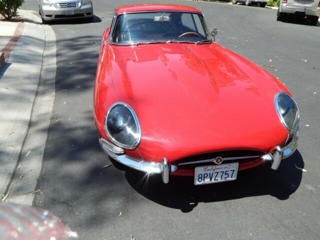 Jaguar E-Type 1966 image number 22