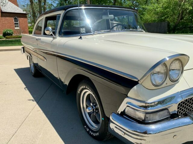 Ford Fairlane 1958 image number 15