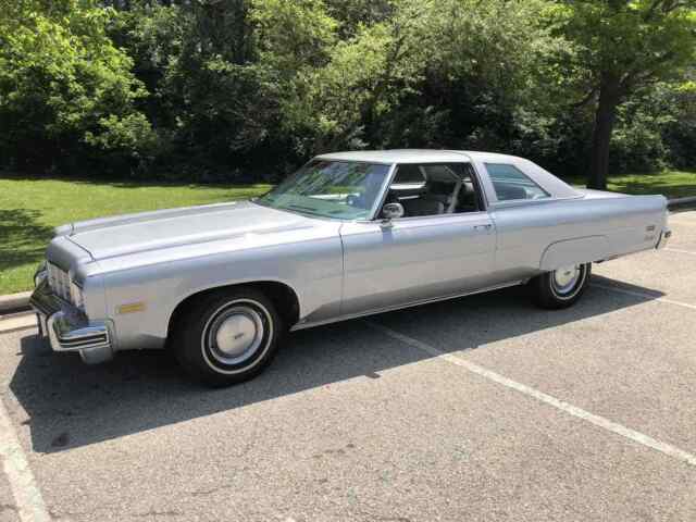 Oldsmobile Ninety-Eight 7.5 1975 image number 0