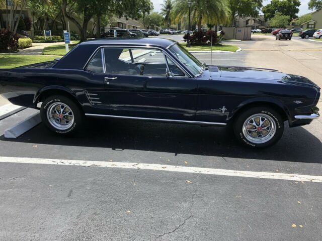 Ford Mustang 1966 image number 12