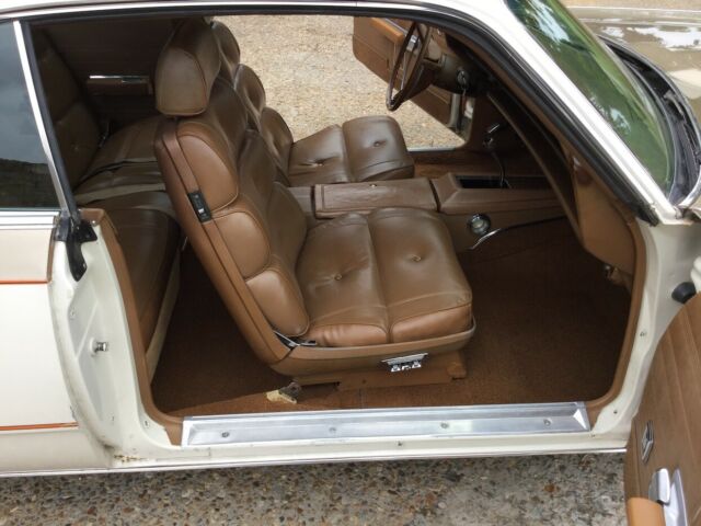 Chrysler 300 Series 1970 image number 39